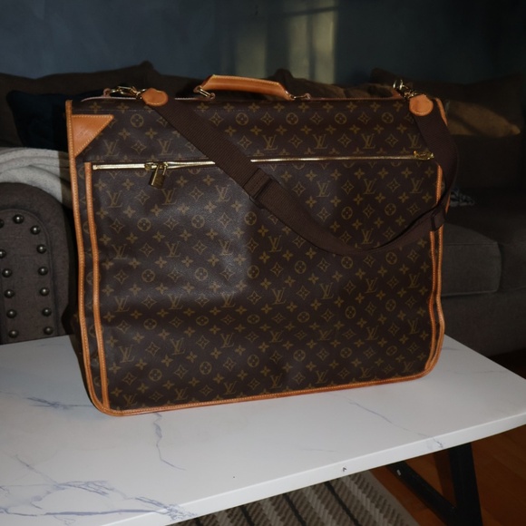 LV Travel Suit case - Picture 9 of 11